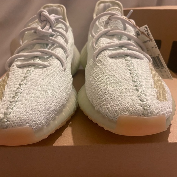 NWT Yeezy Adidas Boost 350 - Picture 10 of 12